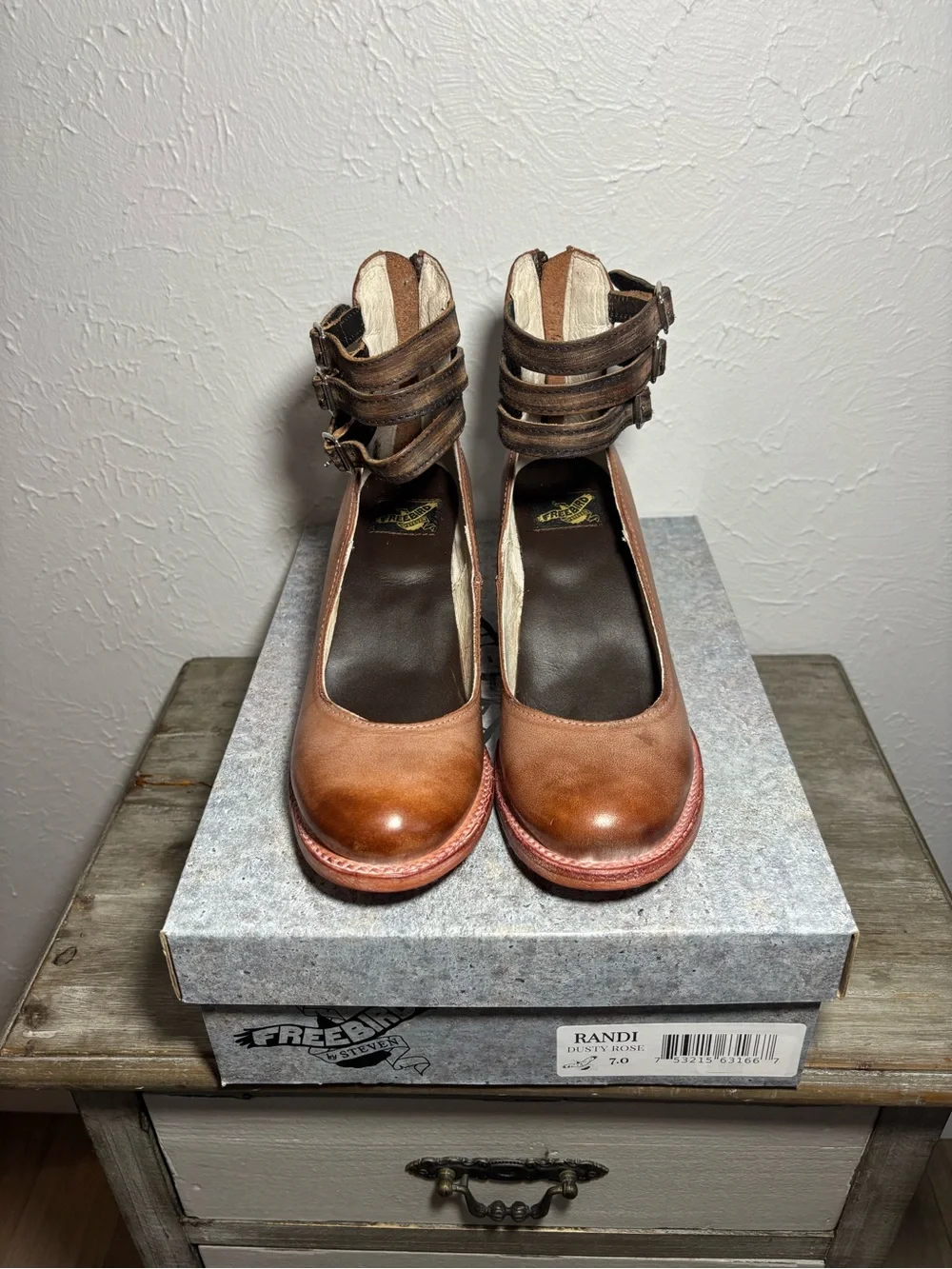 NEW w/Box Freebird Women’s 7 Randi Boots Ankle Strap Bootie Dusty Rose